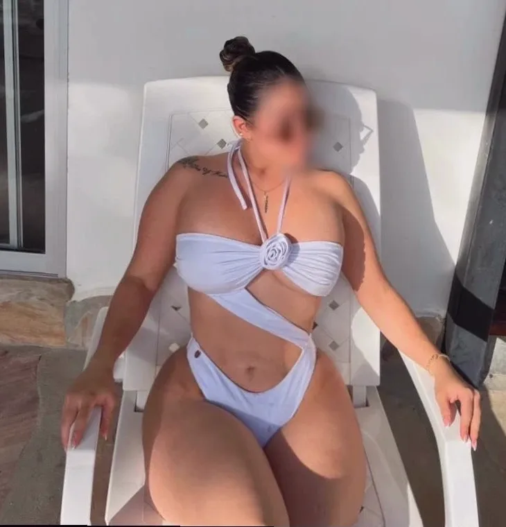 Alice, 28
