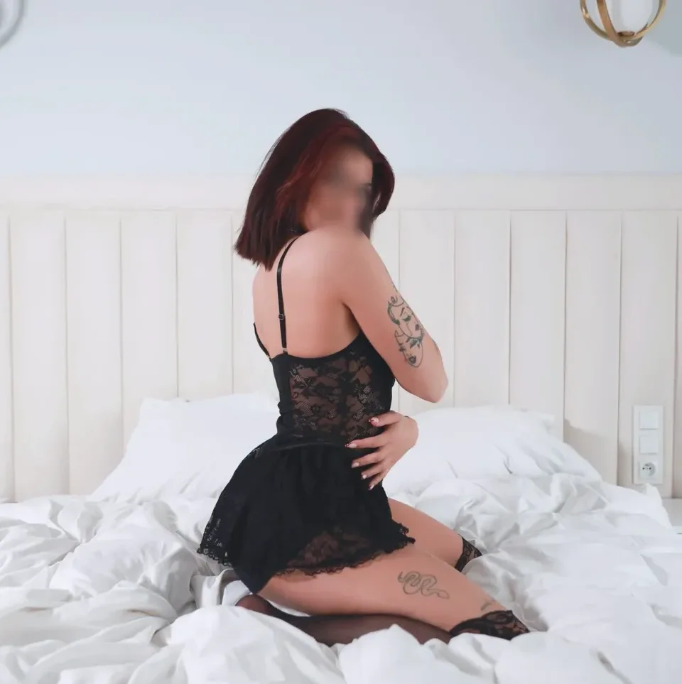 Caroline, 23