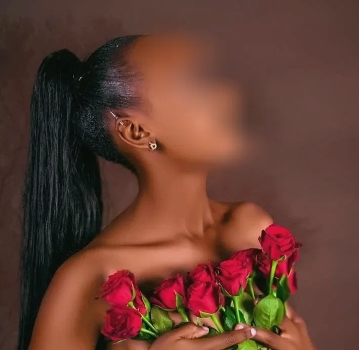 Ellinor, 23