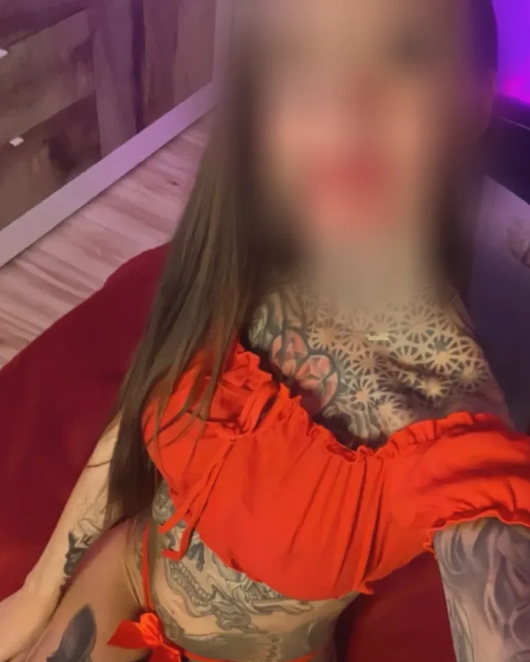 Jenny, 32
