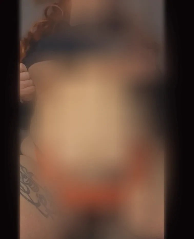 Sandra, 21